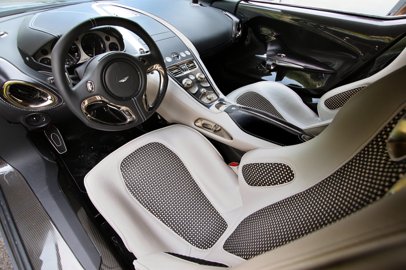 Illustration for article titled $1.75 Million Aston Martin One-77 Wins Fancy Award At Villa d’Este